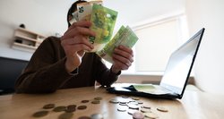 Ar nesiskiepijantiems gali nemokėti pensijų, kitų išmokų ir atlyginimų?